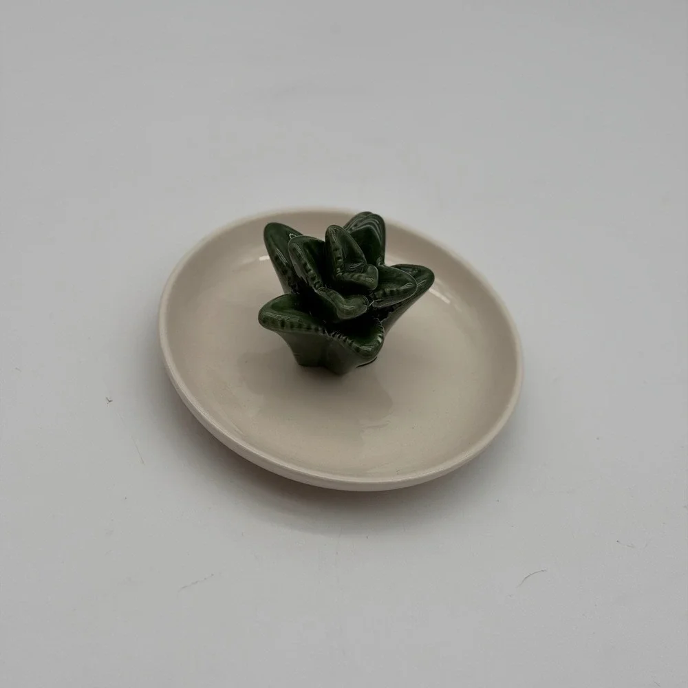 Room 2 Room‎ Succulent Ring Dish Ceramic Green Cream Jewelry Trinket Tray 5x3in